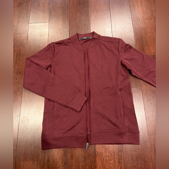 Ibex women maroon zip up sweater/ jacket. B1 - Picture 2 of 6